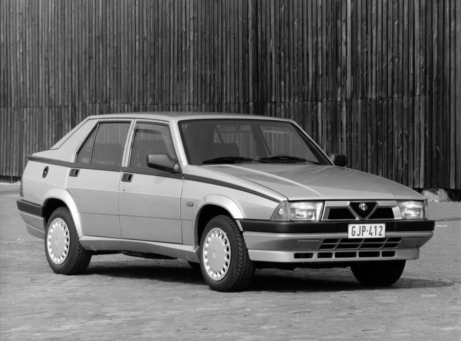  Alfa Romeo 75 2.4 TD (162B) 1988 года  (фото 1 из 3)